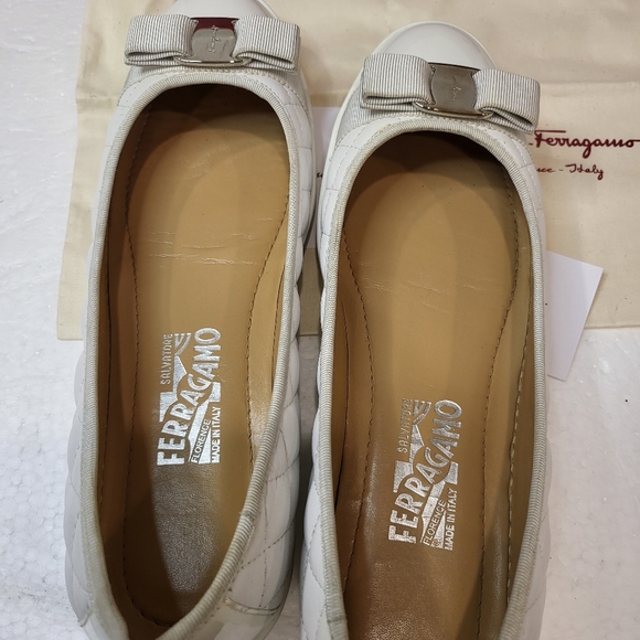 Salvatore Ferragamo flats🥳🥳HOST PICK🥳🥳 - Picture 6 of 10